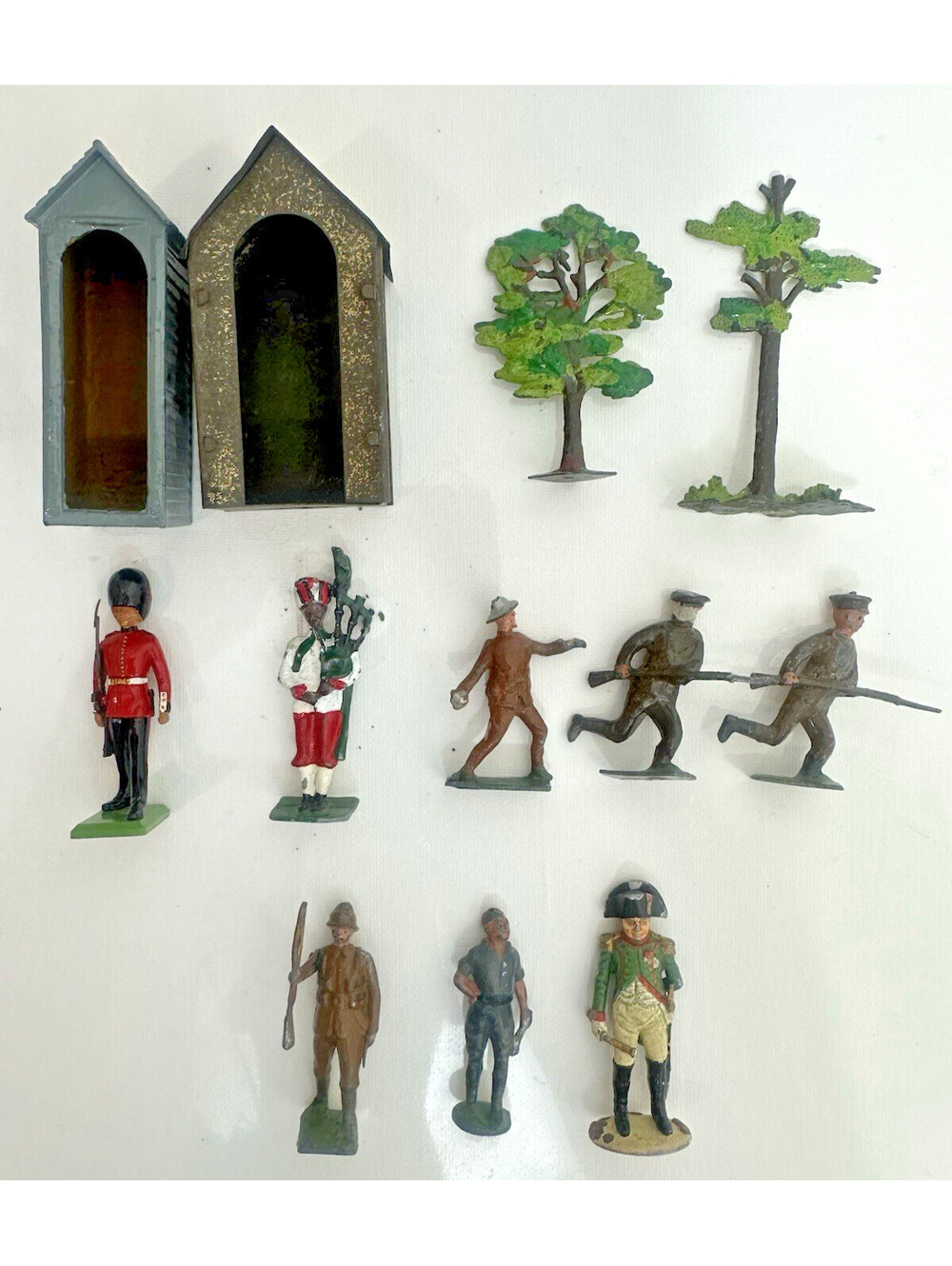 Vintage W Britains Hollow Cast Lead Toy Soldiers Lot Sentry Box Trees Napoleon